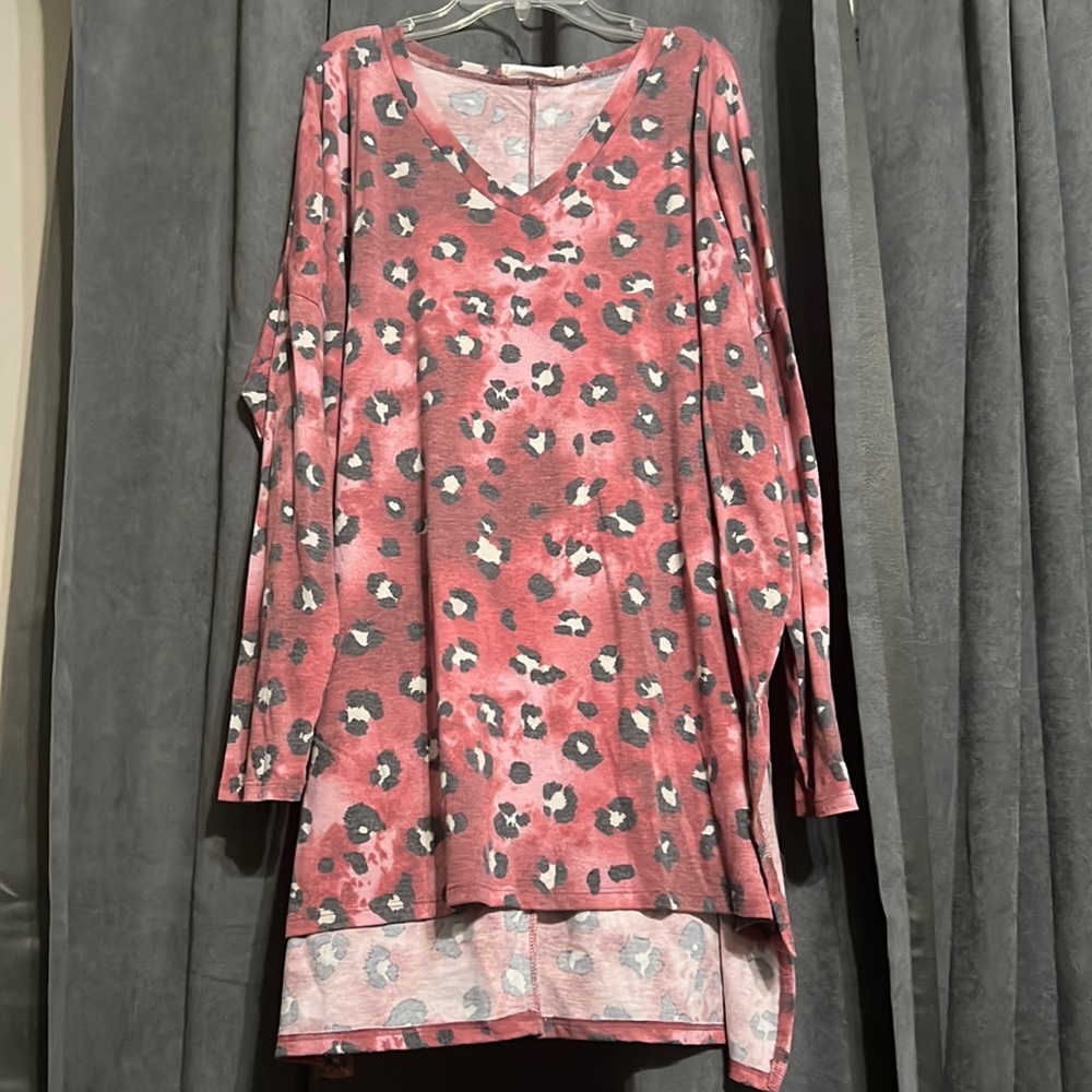 Zenana XL Pink and Red Top with Leopard Print Design